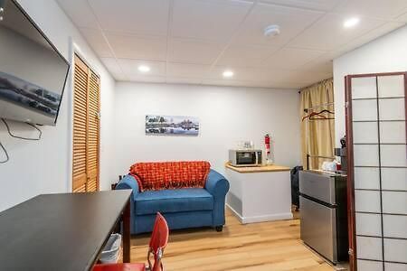 Cozy Private Apt Near Downtown 벌링턴 외부 사진