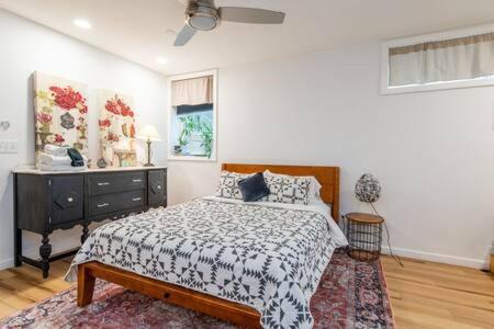 Cozy Private Apt Near Downtown 벌링턴 외부 사진